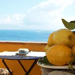 Bed & Breakfast La Terrazza Sul Mare 4*