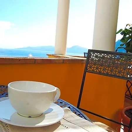 La Terrazza Sul Mare לינה וארוחת בוקר 4*