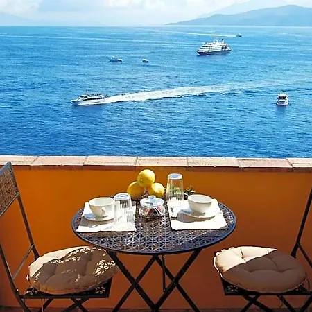 לינה וארוחת בוקר La Terrazza Sul Mare 4*