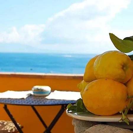 La Terrazza Sul Mare לינה וארוחת בוקר 4*