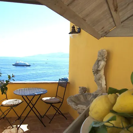 La Terrazza Sul Mare Couette-café Capri
